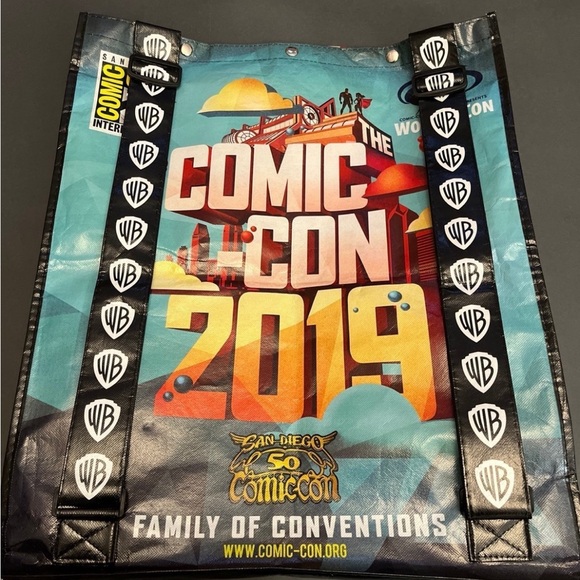 Large Shopping Backpack Warner Brothers Comic Con 2019 - Picture 1 of 9